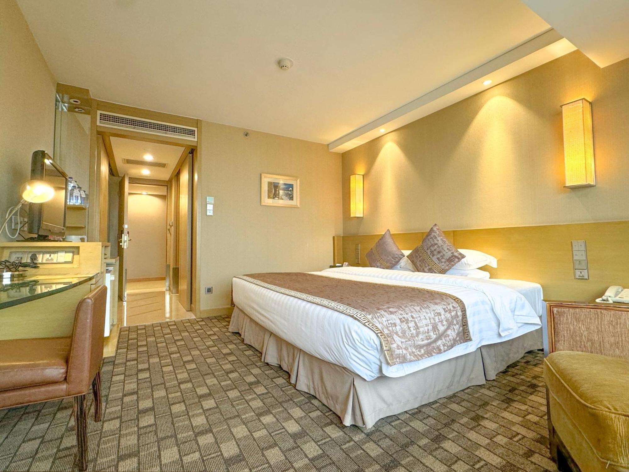 Hotel New Century