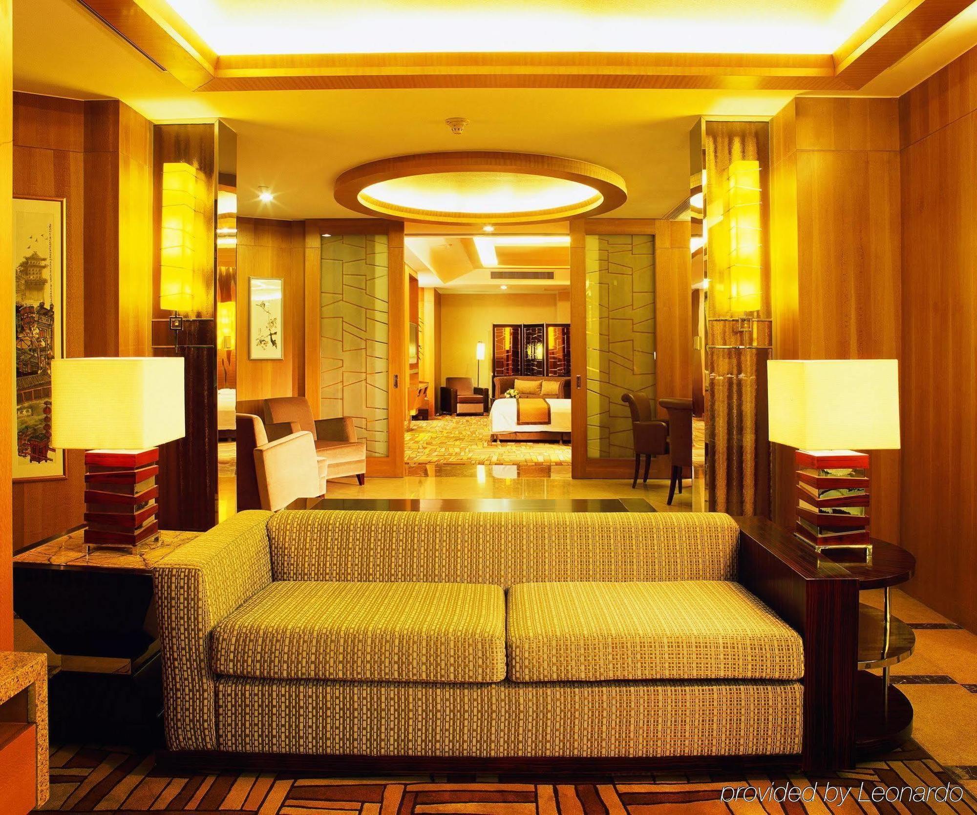 Hotel New Century 5*
